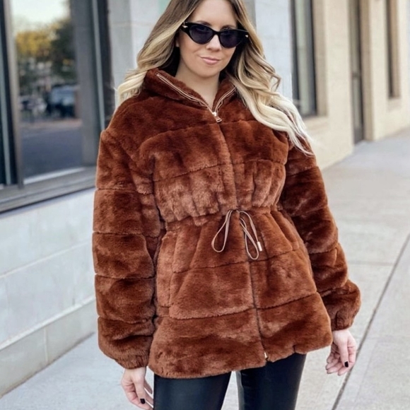 Elie Tahari Faux Fur Coat Tawny Size Small - Picture 6 of 10